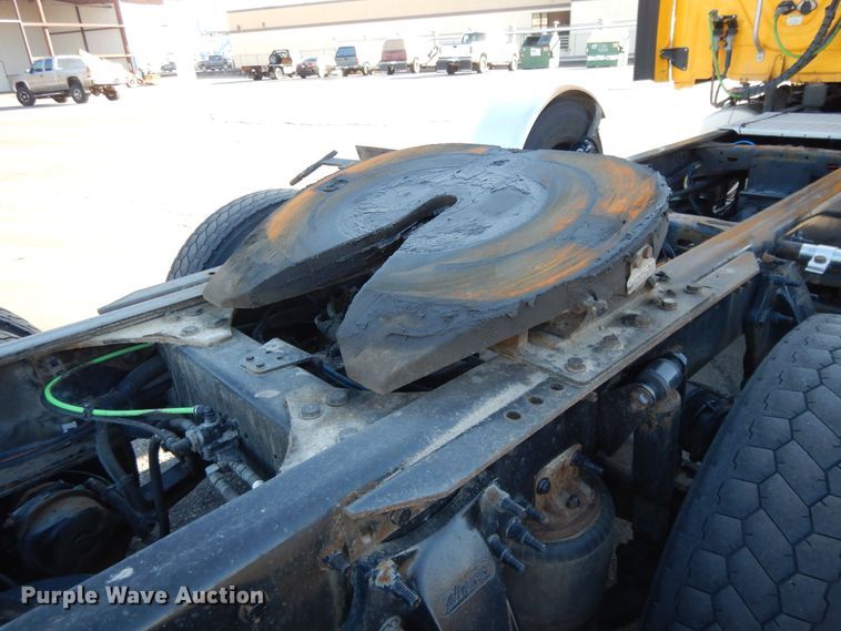 image for item GH9007 2014 Freightliner Cascadia 125 semi truck