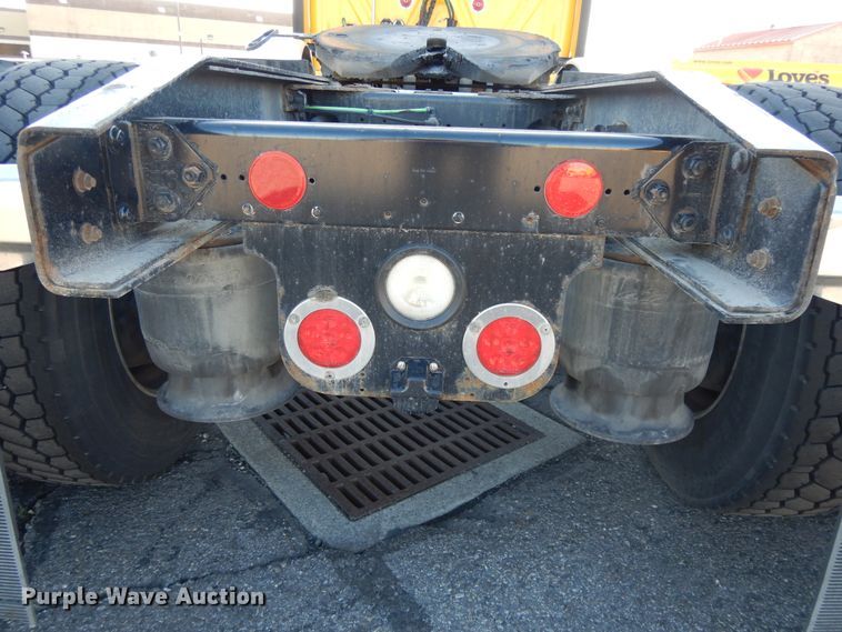 image for item GH9007 2014 Freightliner Cascadia 125 semi truck