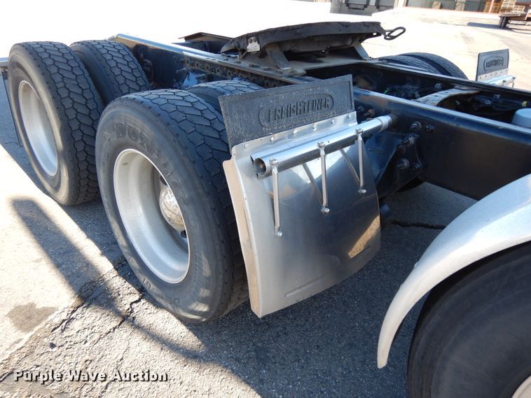 image for item GH9007 2014 Freightliner Cascadia 125 semi truck