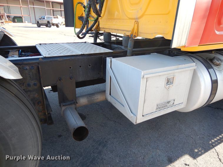 image for item GH9007 2014 Freightliner Cascadia 125 semi truck