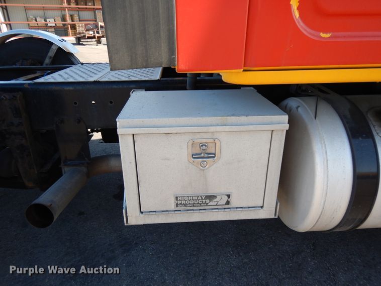 image for item GH9007 2014 Freightliner Cascadia 125 semi truck