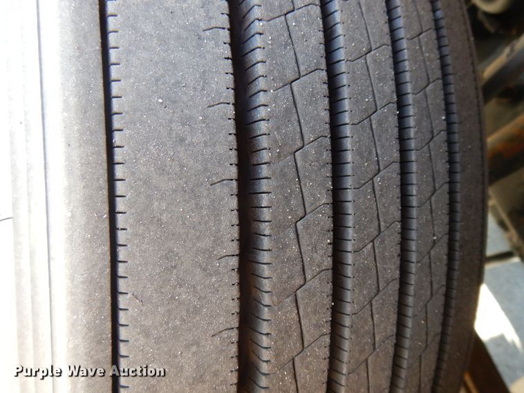 image for item GH9007 2014 Freightliner Cascadia 125 semi truck