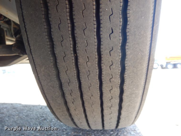 image for item GH9007 2014 Freightliner Cascadia 125 semi truck