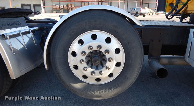 image for item GH9007 2014 Freightliner Cascadia 125 semi truck