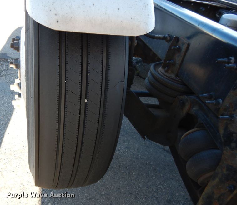 image for item GH9007 2014 Freightliner Cascadia 125 semi truck