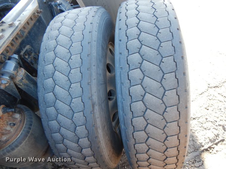 image for item GH9007 2014 Freightliner Cascadia 125 semi truck