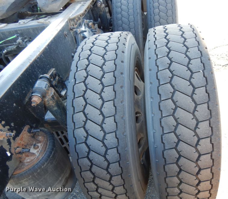 image for item GH9007 2014 Freightliner Cascadia 125 semi truck