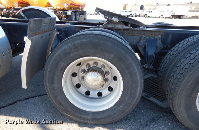 image for item GH9007 2014 Freightliner Cascadia 125 semi truck