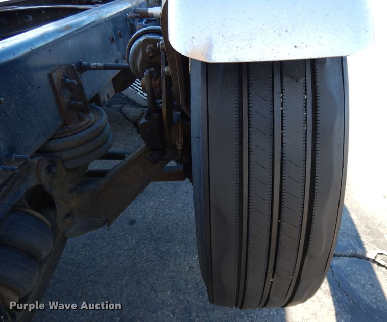 image for item GH9007 2014 Freightliner Cascadia 125 semi truck