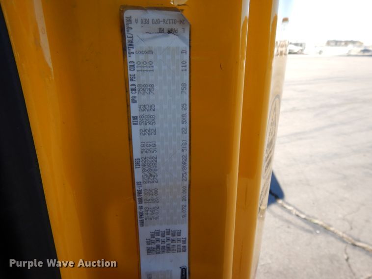 image for item GH9007 2014 Freightliner Cascadia 125 semi truck