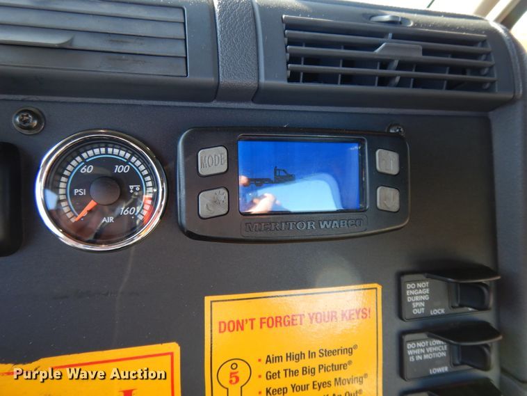 image for item GH9008 2017 Freightliner Cascadia 125 semi truck