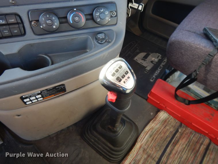 image for item GH9008 2017 Freightliner Cascadia 125 semi truck