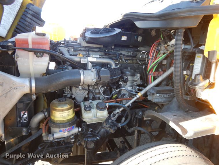 image for item GH9008 2017 Freightliner Cascadia 125 semi truck