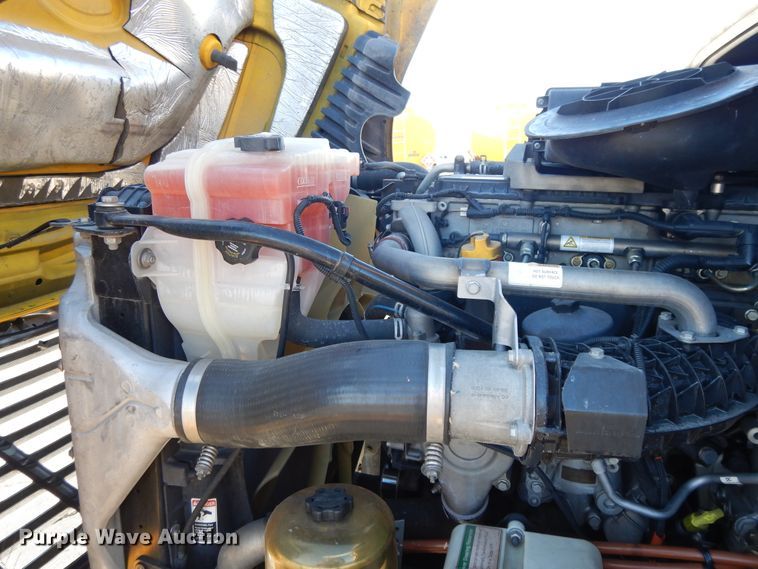 image for item GH9008 2017 Freightliner Cascadia 125 semi truck