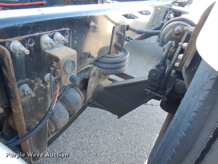 image for item GH9008 2017 Freightliner Cascadia 125 semi truck