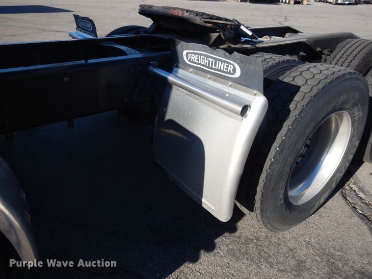 image for item GH9008 2017 Freightliner Cascadia 125 semi truck