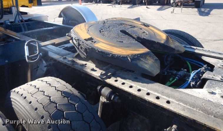 image for item GH9008 2017 Freightliner Cascadia 125 semi truck