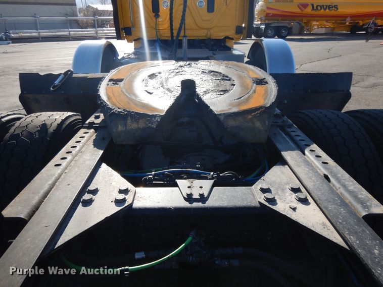 image for item GH9008 2017 Freightliner Cascadia 125 semi truck