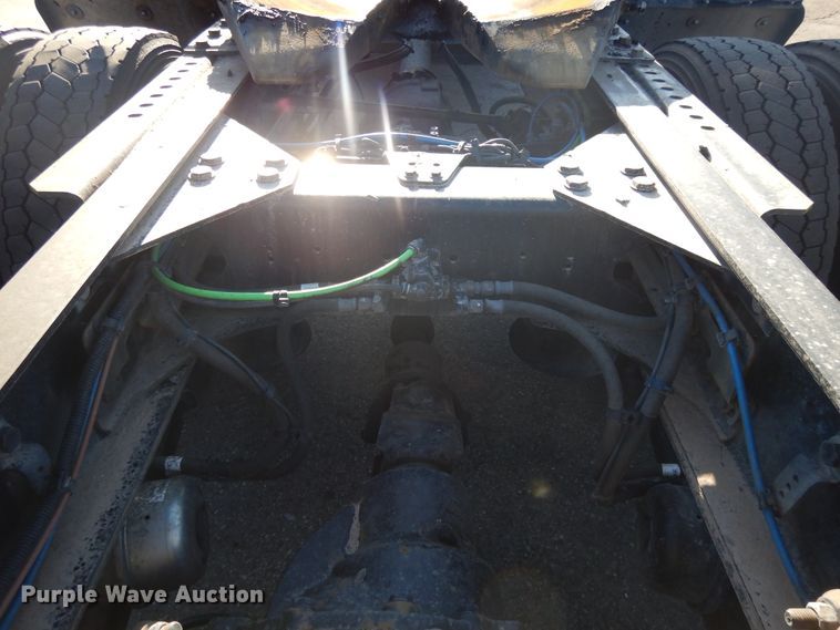 image for item GH9008 2017 Freightliner Cascadia 125 semi truck