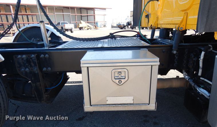 image for item GH9008 2017 Freightliner Cascadia 125 semi truck