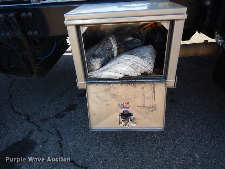 image for item GH9008 2017 Freightliner Cascadia 125 semi truck