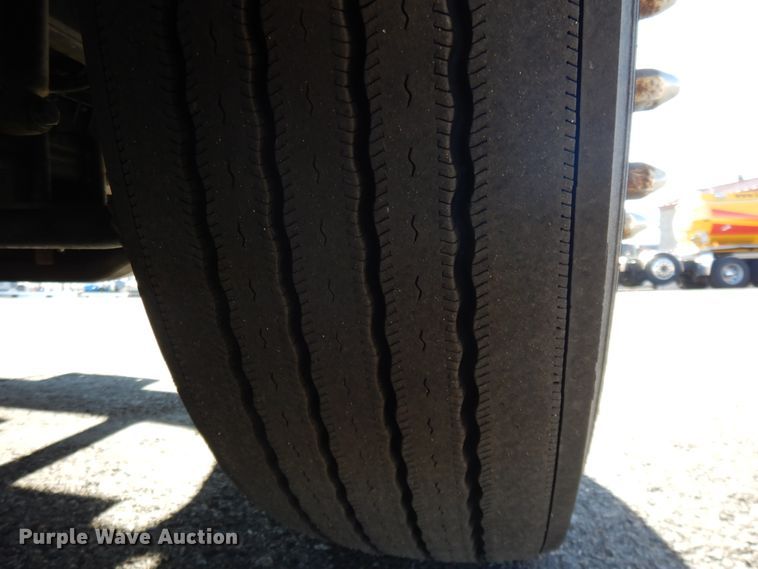 image for item GH9008 2017 Freightliner Cascadia 125 semi truck