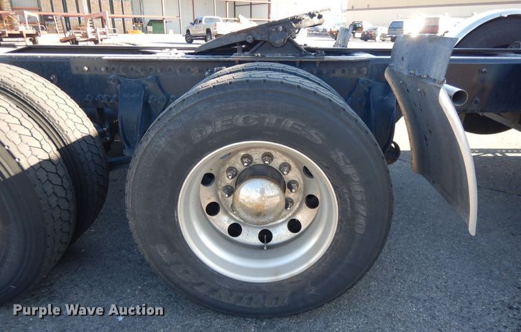 image for item GH9008 2017 Freightliner Cascadia 125 semi truck