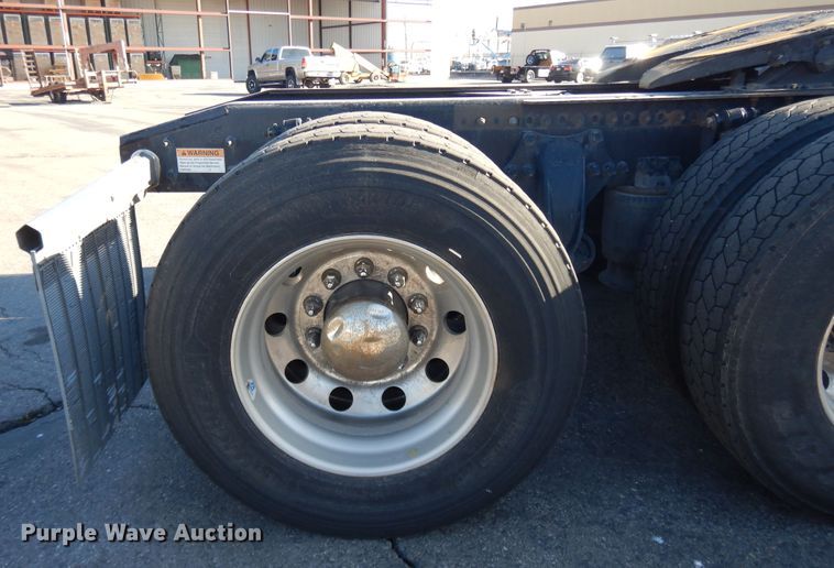 image for item GH9008 2017 Freightliner Cascadia 125 semi truck