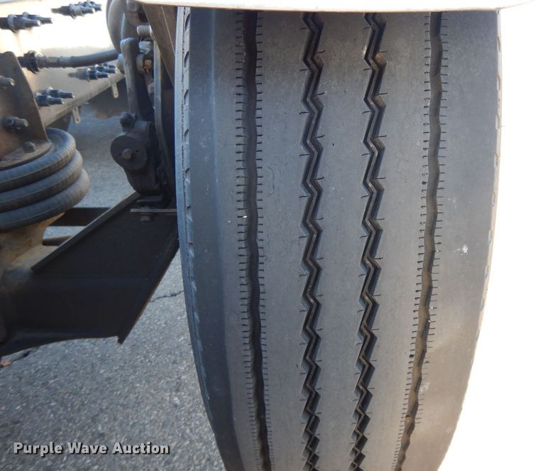 image for item GH9008 2017 Freightliner Cascadia 125 semi truck