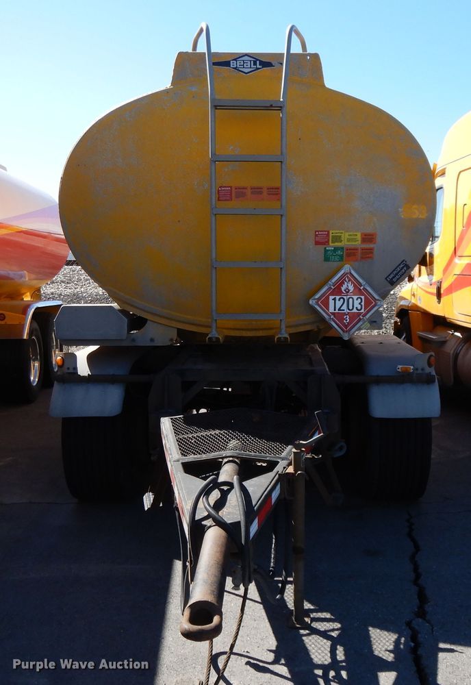 image for item GH9009 2006 Beall BATT-54-2-SB tank trailer