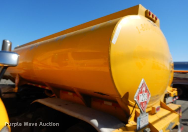 image for item GH9009 2006 Beall BATT-54-2-SB tank trailer