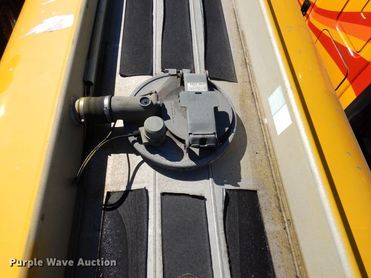 image for item GH9009 2006 Beall BATT-54-2-SB tank trailer