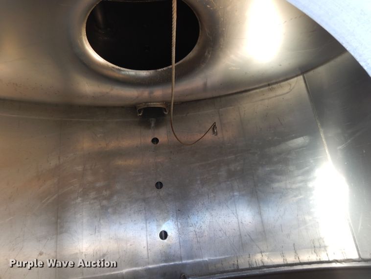 image for item GH9009 2006 Beall BATT-54-2-SB tank trailer