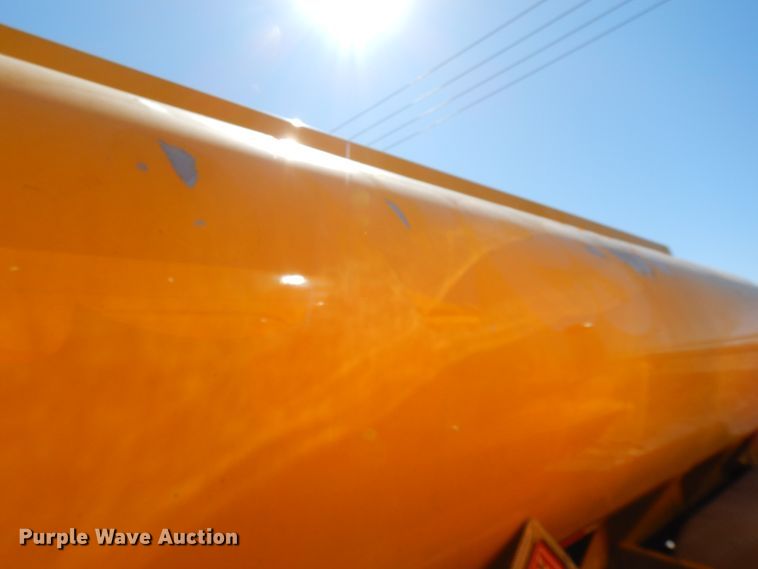 image for item GH9009 2006 Beall BATT-54-2-SB tank trailer