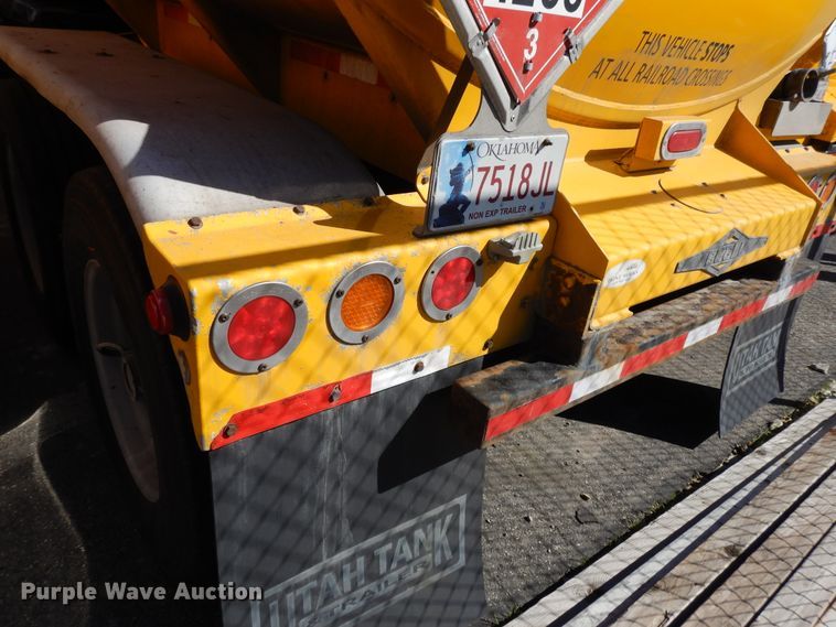 image for item GH9009 2006 Beall BATT-54-2-SB tank trailer