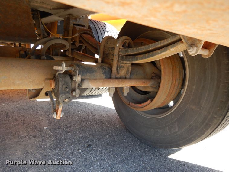 image for item GH9009 2006 Beall BATT-54-2-SB tank trailer