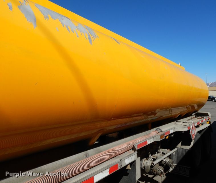 image for item GH9009 2006 Beall BATT-54-2-SB tank trailer