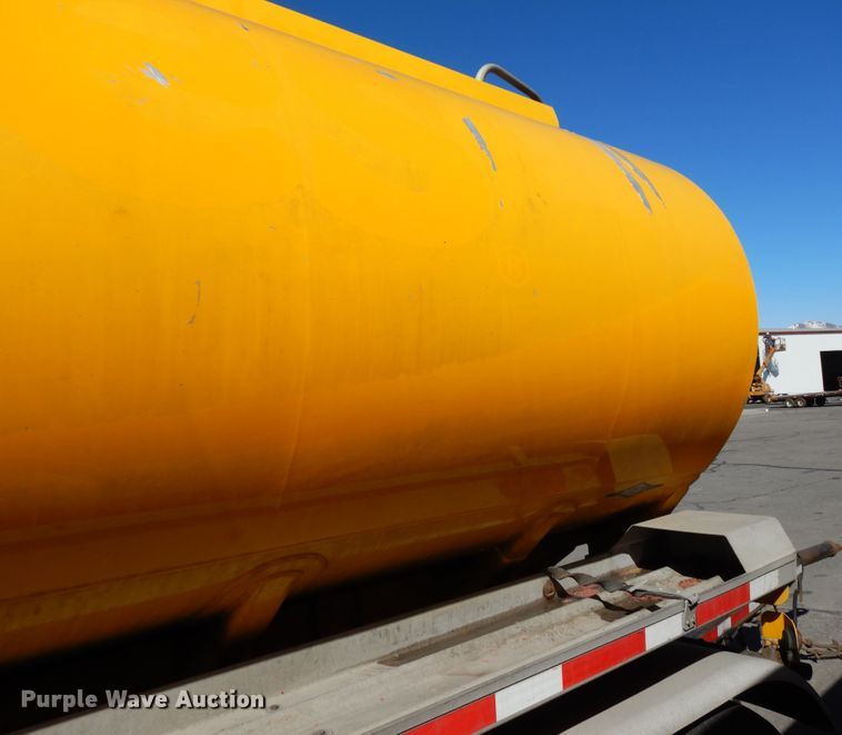 image for item GH9009 2006 Beall BATT-54-2-SB tank trailer