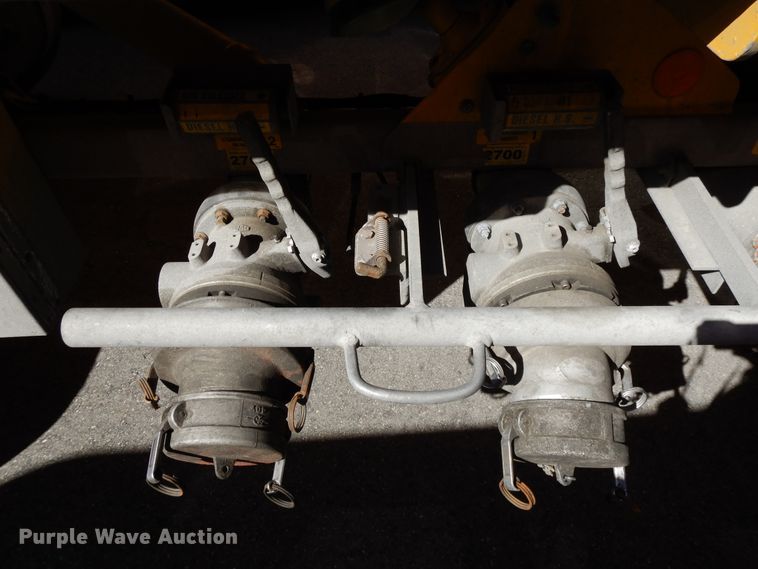 image for item GH9009 2006 Beall BATT-54-2-SB tank trailer