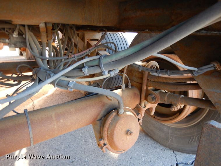 image for item GH9009 2006 Beall BATT-54-2-SB tank trailer