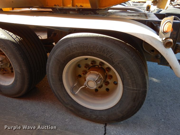 image for item GH9009 2006 Beall BATT-54-2-SB tank trailer