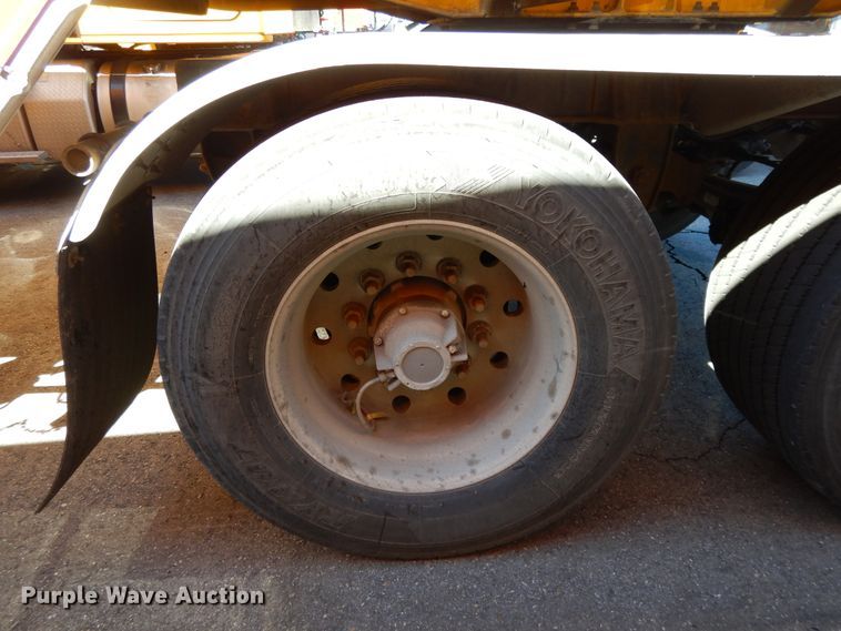 image for item GH9009 2006 Beall BATT-54-2-SB tank trailer