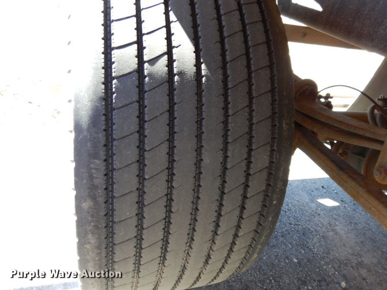 image for item GH9009 2006 Beall BATT-54-2-SB tank trailer