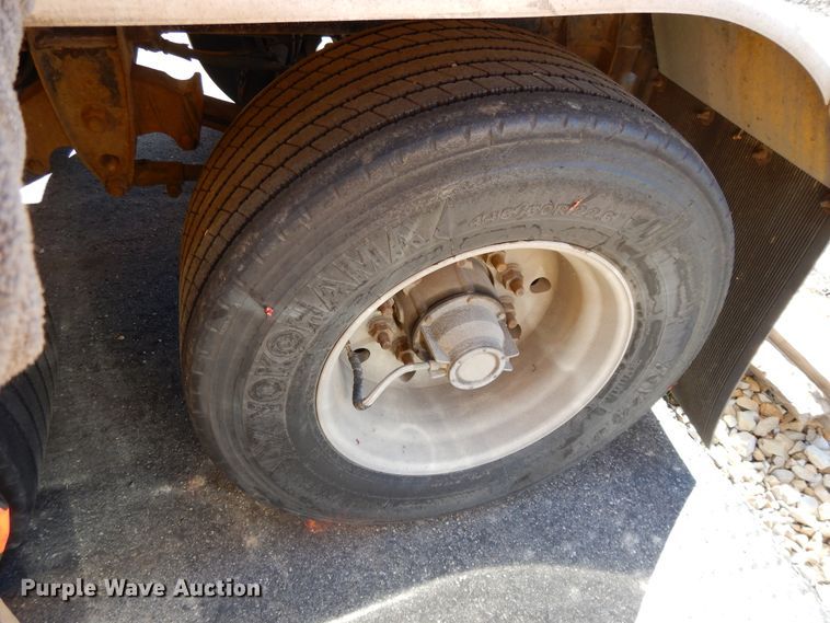 image for item GH9009 2006 Beall BATT-54-2-SB tank trailer