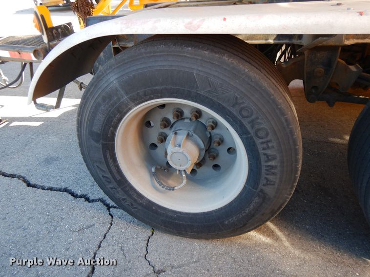 image for item GH9009 2006 Beall BATT-54-2-SB tank trailer