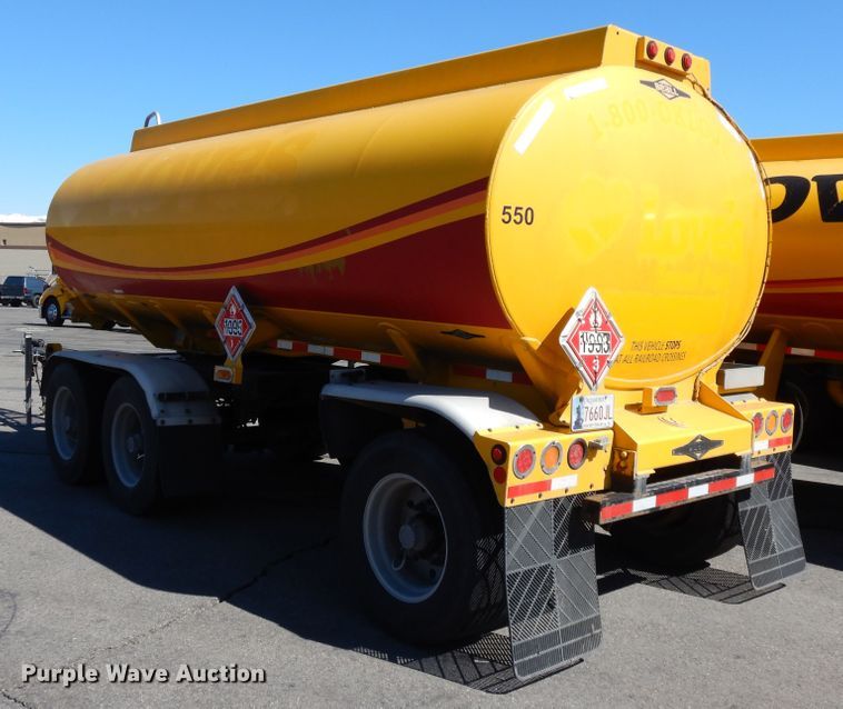 image for item GH9010 2006 Beall BATT-40-1-SB tank trailer