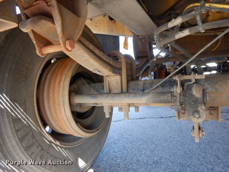 image for item GH9010 2006 Beall BATT-40-1-SB tank trailer