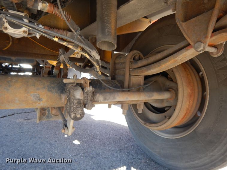 image for item GH9010 2006 Beall BATT-40-1-SB tank trailer