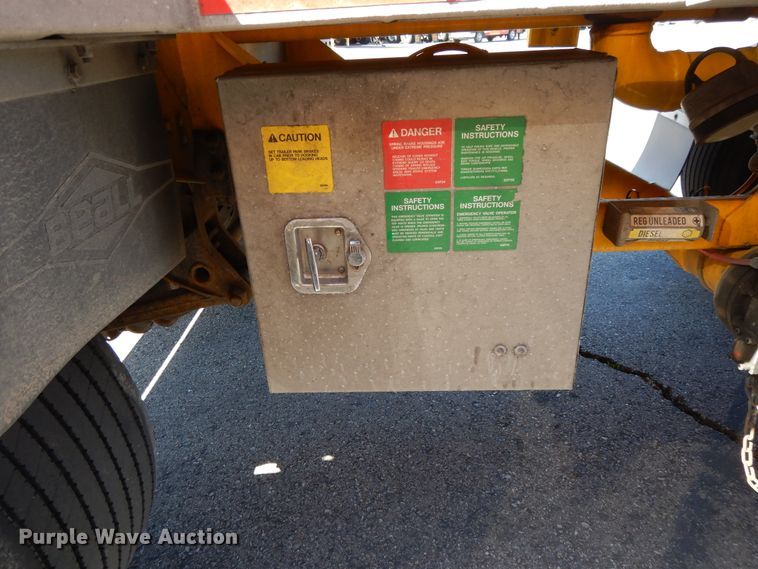 image for item GH9010 2006 Beall BATT-40-1-SB tank trailer