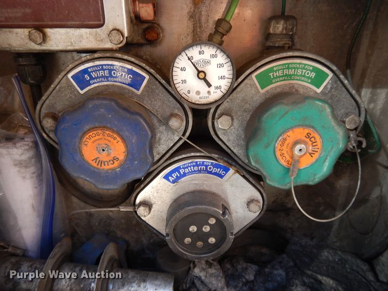 image for item GH9010 2006 Beall BATT-40-1-SB tank trailer